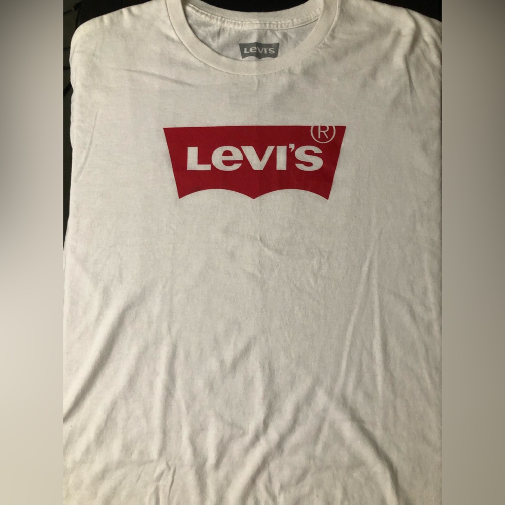 Levi’s Tee